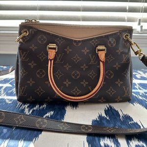 Louis Vuitton Cross Body